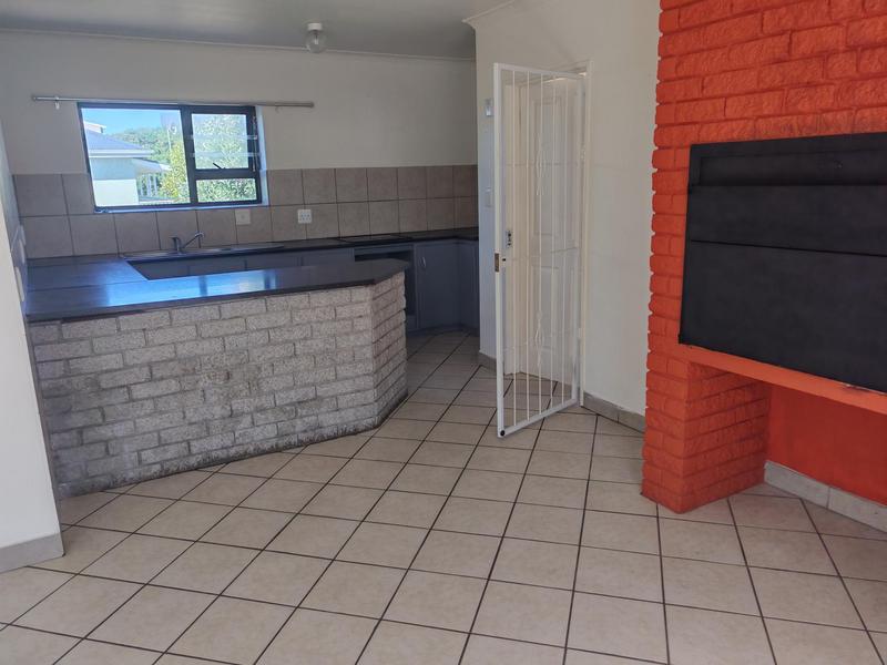 4 Bedroom Property for Sale in Sandbaai Western Cape